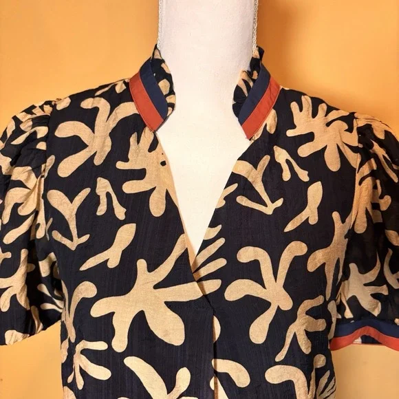 THML Puff Sleeve Blouse Black Beige Abstract Print Mandarin Collar Size S - Picture 4 of 6